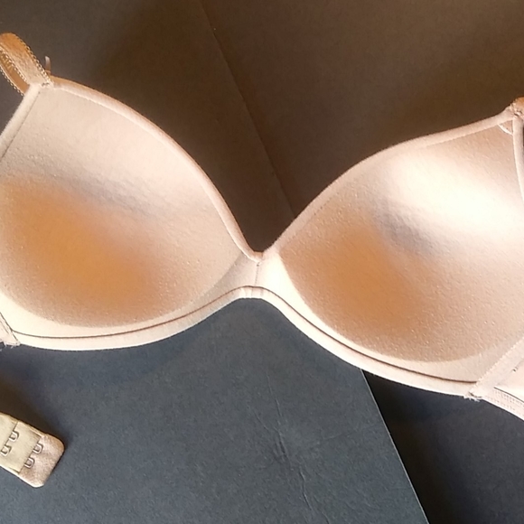 VS Lined No Wire Nude 32C Bra EUC - Picture 9 of 9